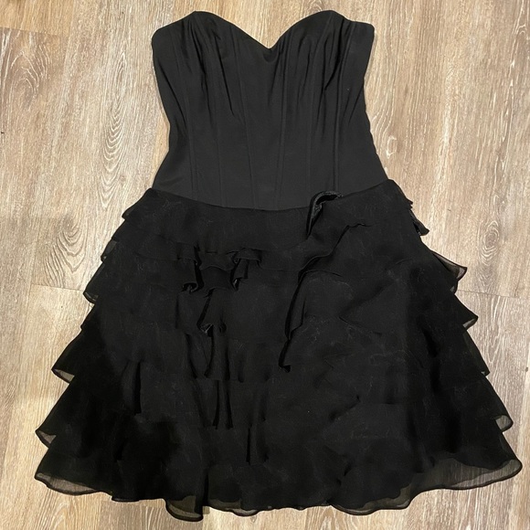 Karen Miller Black Ruffled Dress Size Medium - Picture 15 of 15